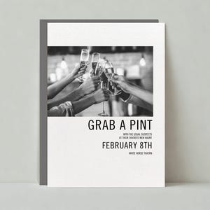 Papierloze post aanpasbare sjabloon voor happy hour-uitnodiging | Modern | Foto, eenvoudig, tekst, wit | Direct downloaden