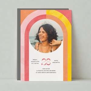Papierloze post aanpasbare sjabloon jaren 70 themafeest | Retro |  Verjaardag, boog, jaren 70, koraal | Direct downloaden