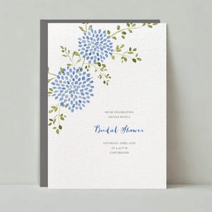 Modelo de convite para chá de panela | Ilustrativo, Rústico | Dálias, Azul, Floral | Download instantâneo, Personalizável | Postagem sem papel