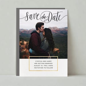 Plantilla personalizable para guardar la fecha de boda sin papel / Negrita y tipográfica, moderna / brillante, cuadros de texto dorados, foto / descarga instantánea