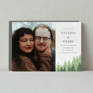 Papierlose Post Anpassbare Hochzeit Save The Date Vorlage | Rustikal, Illustrativ | Print, Pine Trees, Dunkelgrün, Baum | Sofort Download
