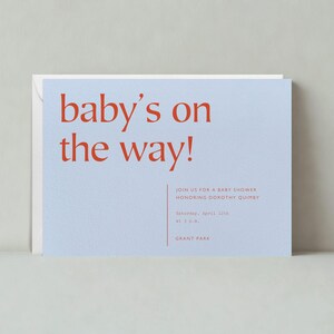 Plantilla de invitación para baby shower personalizable sin papel / Audaz y tipográfica, moderna / Sencilla, azul pálido / Descarga instantánea