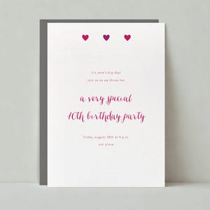 Invito per festa di compleanno per bambini / Corsivo, semplice, carino, romantico, rosa, cuore / Modello personalizzabile per post senza carta / Download immediato