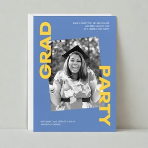 Invitación a fiesta de graduación: sencilla, moderna, tipográfica, llamativa, amarilla y azul. Plantilla personalizable para publicación sin papel. Descarga instantánea.