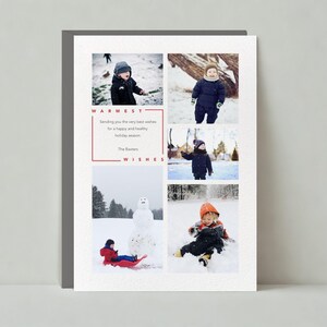 Puede incluir: Tarjeta de felicitación con temática invernal con un collage de fotos de niños jugando en la nieve. La tarjeta incluye el texto "Warmest Wishes" y un mensaje navideño en un recuadro rojo. La tarjeta es rectangular y tiene fondo blanco.