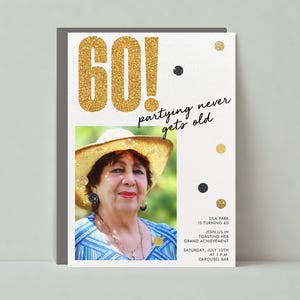 Invitación a fiesta de cumpleaños importante / Diseño moderno, tipográfico y llamativo / Detalles dorados / Plantilla personalizable para publicación sin papel / Descarga instantánea