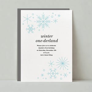 Faire-part pour un premier anniversaire et fête de naissance | Flocon de neige, bleu | Modèle personnalisable de publication sans papier | Téléchargement instantané