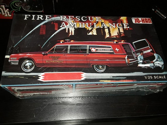 JO-HAN FIRE RESCUE AMBULANCE 1/25 キャデラック X-RAY: ☼RARE☼ 1966 Cadillac Fire Rescue Ambulance 1/25, Jo