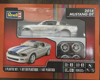 Revell - 1/25 - 2014 Ford Mustang GT Model kit
