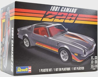 Revell 1/25 1981 chevy camaro z28 coupe model kit