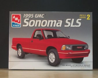 Maqueta de camioneta GMC Sonoma SLS a escala 1/25