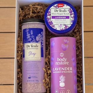 Lavender Spa, Spa Gift Set for Women, Self Care Gift, Relaxation for Mom, Handmade Pamper Bath Kit Box for Her, Friend Birthday, Spa Box