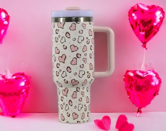 Bicchiere in acciaio inossidabile da 40 once con manico a forma di cuore rosa, bicchiere in acciaio inossidabile, bicchiere isolato, bicchiere di San Valentino, bicchiere a forma di cuore