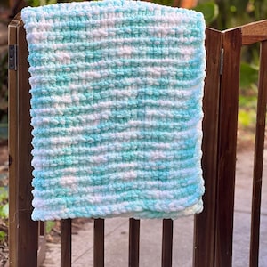 Couverture pour bébé en grosse maille, couverture pour bébé faite main, couverture pour bébé en tricot à la main, couverture pour bébé au crochet, idées cadeaux pour baby shower