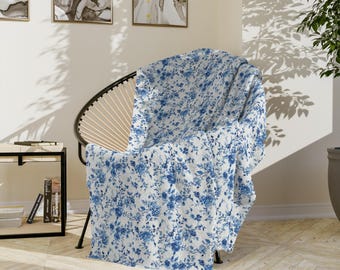 Blue and White Toile De Jouy Blanket, French Toile Blanket, Cadeau parfait maman, cadeau femme, French-inspired, Grandma Blanket, Toile