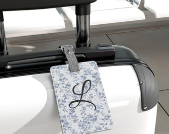 Personlig blommig bagageetikett, anpassade bagageetiketter, Toile De Jouy, blå och vit, resväskeetikett, reseetikett, brudtärnegåva