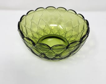 Ciotola/composta vintage in vetro verde avocado Indiana con bordo smerlato a croce di diamanti.