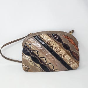 Bolso de hombro Supreme vintage de los años 70: diseño de rayas multicolor con piel auténtica de pitón, cobra y lagarto.