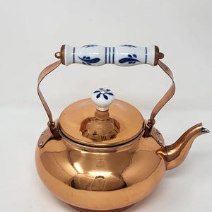 Vintage Copper Tea Kettle with Ceramic Blue White Delft-Style Handle and Knob