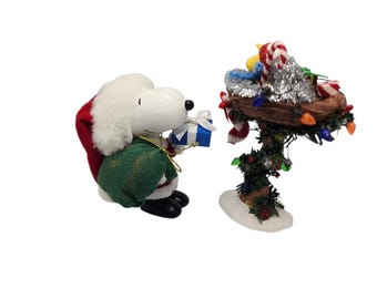 Department 56~Peanuts “Gift Giving” Statuine Natale 2013 Clothique Difetto: piccola lampadina rotta
