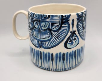 Taza grande Oscar de Anthropologie, de cerámica azul y blanca, para café y té