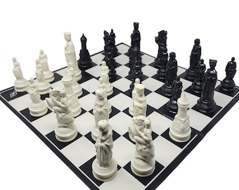 Juego de ajedrez renacentista vintage de E. S. Lowe ANRI, con tablero de fieltro y peso, de la década de 1970. Incluye 32 piezas y tablero.