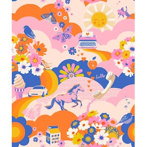 Puede incluir: Un patrón vibrante y caprichoso con una combinación de colores rosa y naranja con varias ilustraciones. Incluye un sol, pájaros, mariposas, flores, una máquina de escribir, un caballo, un helado y la palabra "hello".