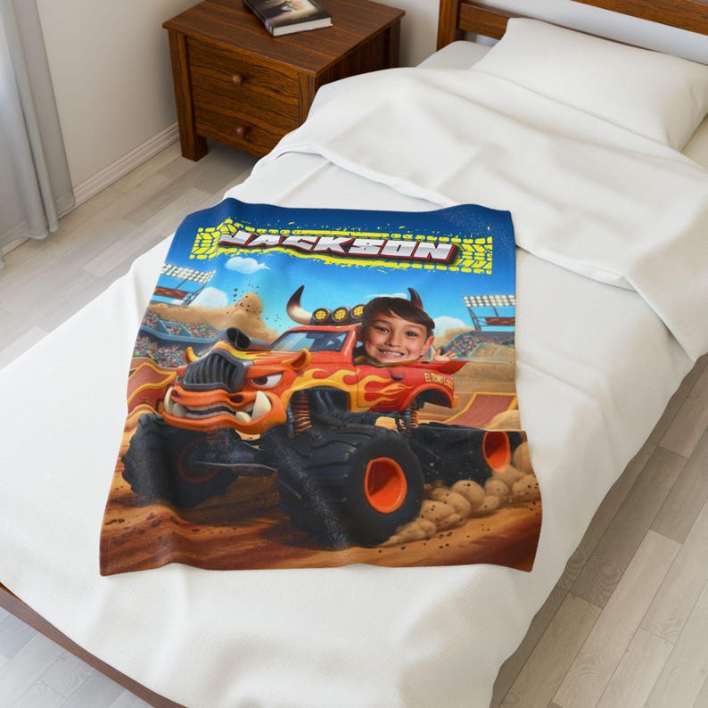 Gepersonaliseerde El Toro Loco-monstertruckdeken: monstertruck aangepaste deken cadeau voor kinderen, gepersonaliseerd cadeau voor peuter, cadeau vrachtwagenliefhebber afbeelding 4