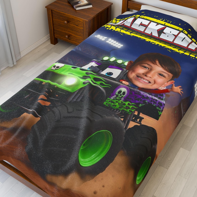 Gepersonaliseerde monstertruckdeken: Monster Jam Grave Digger Monster Truck, verjaardagscadeau, aangepast kindercadeau, cadeau peuter vrachtwagenliefhebber afbeelding 3
