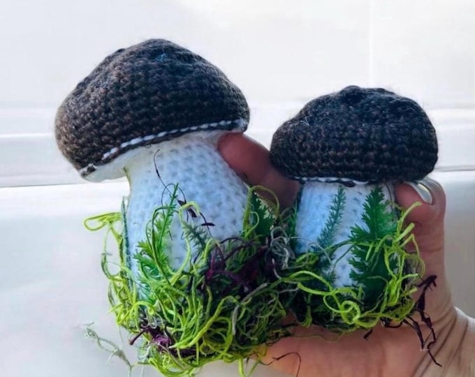 Crochet Mushroom Decor Red Agaric Decoration Handmade Cottagecore Aesthetic Woodland Home Accent Craft Room Display Enchanted Forest