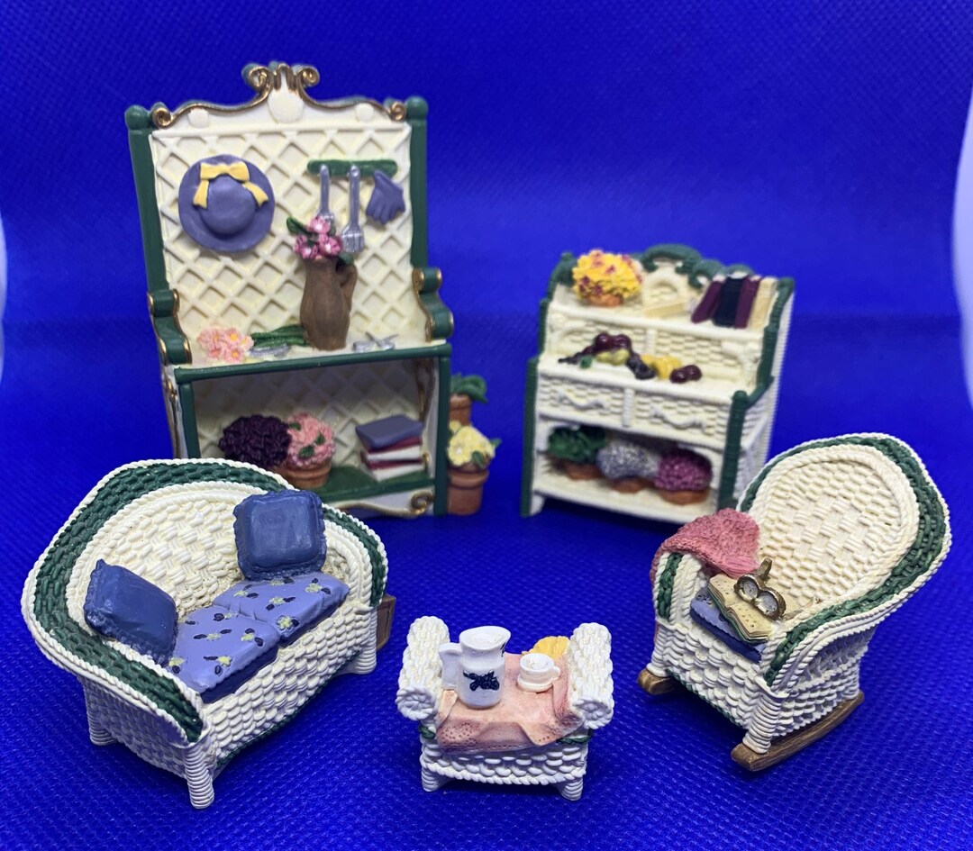 Victorian Memories Miniature Dollhouse Patio Furniture Set, 5 Detailed