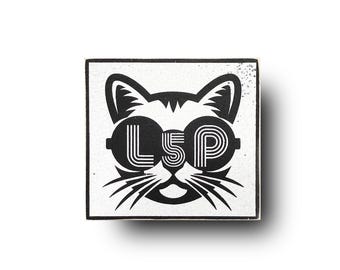 Funny Sunglasses Cat Wooden Sign: Quirky Atlanta Wall Decor