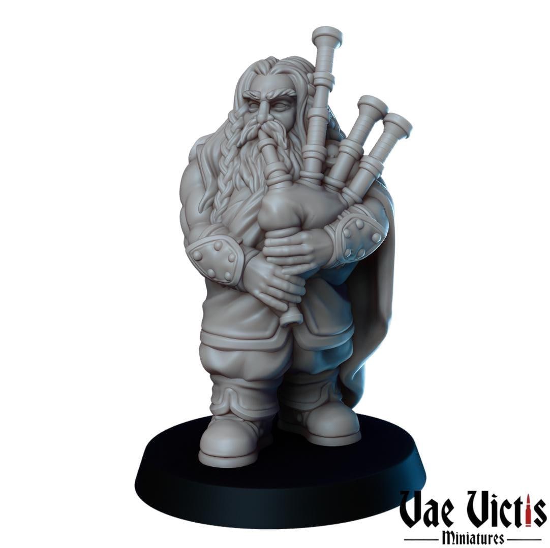 Dwarf Piper / Bearded Bard with Bagpipes / Dwarven Bagpiper, Vae Victis, 28mm & 32mm Scale TTRPG Miniatures