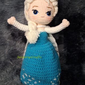 Reversible Anna and Elsa Amigurumi Pattern, Topsy-Turvy Crochet Doll Pattern, Disney Frozen Handmade Toy image 2
