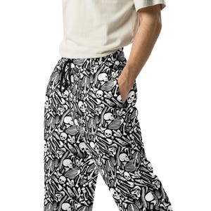 Spooky Skeleton Bones Printed Joggers Pants, Gothic Streetwear Loungewear Wide Leg Trousers Pants, Trendy Fall Sweatpants, Plus Size, Unisex