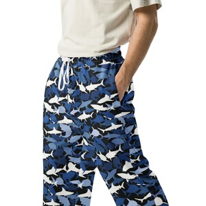 Shark Camo Printed Wide Leg Joggers, AOP Camo Military Streetwear Yoga Pants, Casual Gym Workout Joggers Sweatpants with Pockets, Oversized