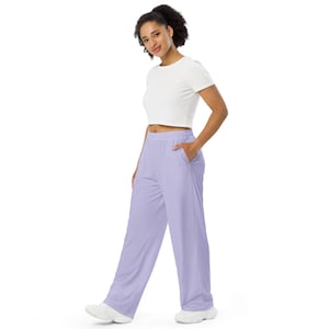 Solid Pastel Purple Wide Leg Pants with Pockets, Streetwear Loungewear Soft Comfy PJ Pajama Pants, Trendy Summer Beach Pants, Unisex