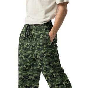 Green Camouflage Printed Joggers, AOP Camo Military Streetwear Joggers Pants, Casual Gym Workout Joggers Trouser, Loungewear, Unisex, Gifts