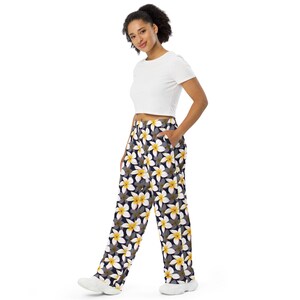 White Orchid Flowers Print PJ Pants, Aesthetic Floral AOP Loungewear Wide Leg Pants with Pockets, Hippie Pants, Loose Rave Pants, Unisex
