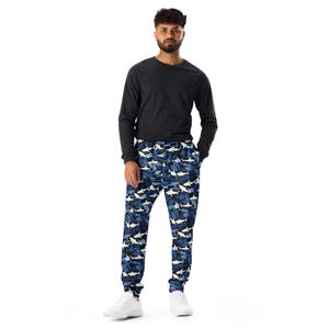 Shark Camo Printed Slim Fit Mens Joggers, Camo Military Streetwear Yoga Pants, Gym Workout Fitness Joggers Sweatpants with Pockets, XS-3X
