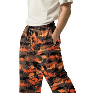 Shark Camo Printed Wide Leg Joggers, AOP Camo Military Streetwear Yoga Pants, Casual Gym Workout Joggers Sweatpants with Pockets, Oversized