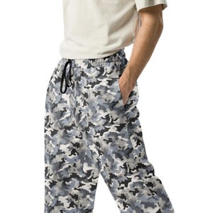 Camouflage Printed Joggers, AOP Camo Military Streetwear Jogger Pants, Casual Gym Workout Joggers Trouser, Loungewear, Unisex, Camo Clothing