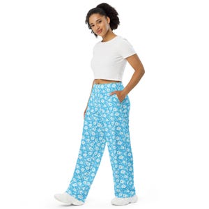 Blue Hawaiian Flowers Print PJ Pants, Aesthetic Floral AOP Loungewear Wide Leg Pants with Pockets, Hippie Pants, Loose Rave Pants, Unisex