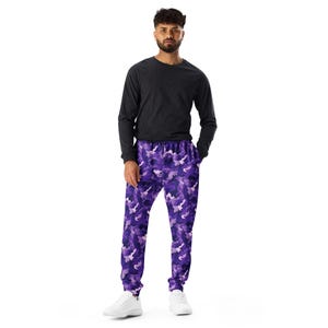 Camouflage Printed Men&#39;s Joggers, AOP Camo Military Streetwear Slim Fit Joggers Pants, Casual Gym Workout Joggers, Loungewear, XS-3X