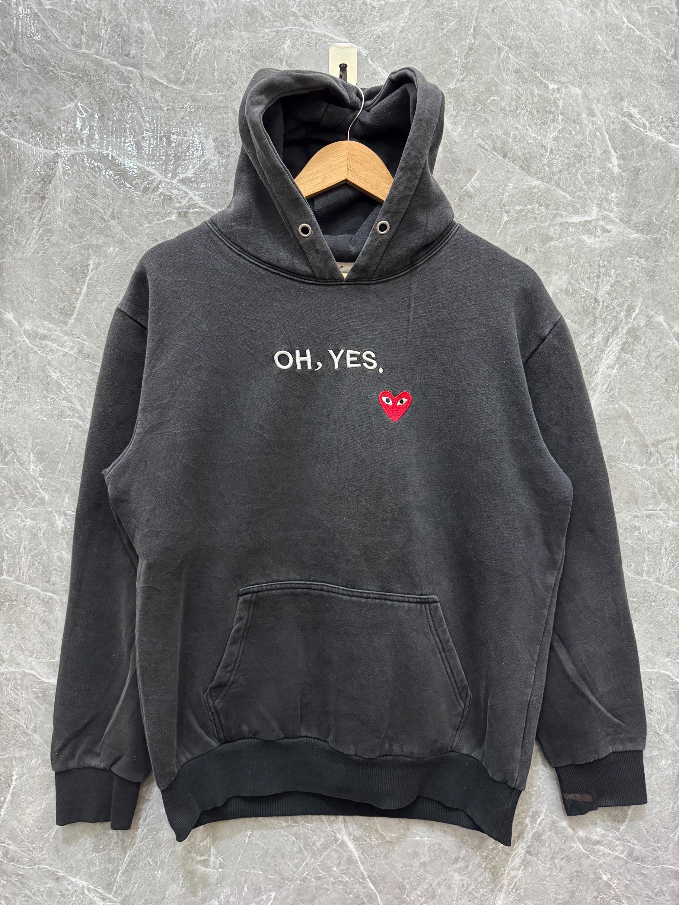 パーカー・フーディ COMME des GARCONS FW24 Logo print hoodie (HNT105 1) PLAY COMME des GARÇONS FW24 Essentials Release Date | Hypebeast