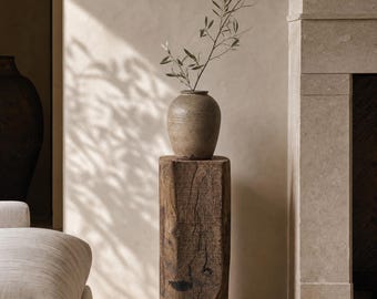 Pedestal antiguo de madera de teca | Soporte rústico para esculturas de madera | Decoración Wabi Sabi | Mesa auxiliar de madera maciza | Pieza única