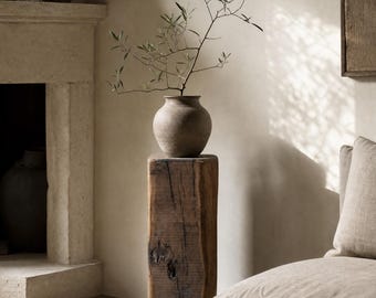 Pedestal antiguo de madera de teca | Soporte de exhibición sólido | Soporte para plantas Wabi Sabi | Mesa auxiliar rústica | Pieza única