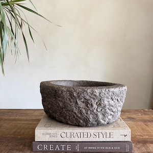 Macetero antiguo de mortero de piedra pesada | Cuenco vintage de piedra caliza tallada a mano