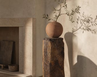 Pedestal antiguo de madera de teca | Soporte para plantas de madera maciza | Decoración de columna Wabi Sabi | Mesa auxiliar rústica | Pieza única