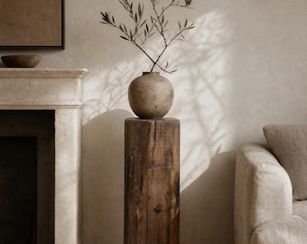 Pedestal antiguo de madera de teca | Soporte para plantas de madera maciza | Mesa auxiliar Wabi Sabi | Decoración rústica de columnas | Pieza única